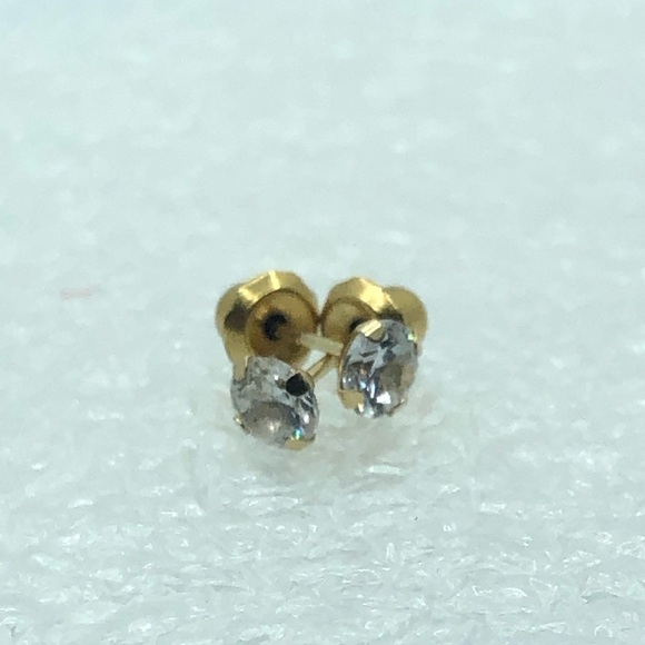 14k Cz Cubic Zirconia Solitaire Stud Earrings w Backs Approx 4mm - Picture 3 of 6